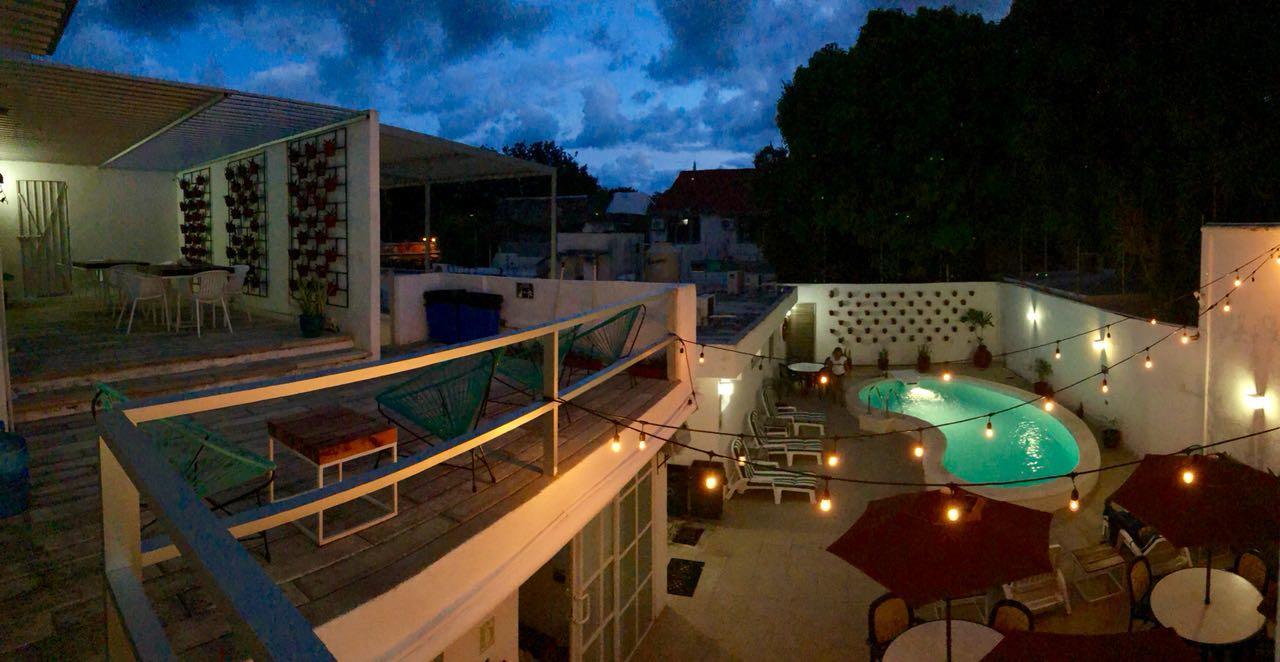 Moloch Hostel & Suites Cancún Exteriör bild