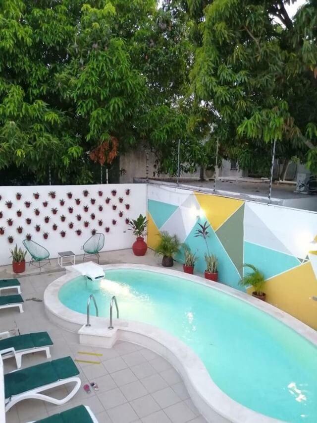 Moloch Hostel & Suites Cancún Exteriör bild